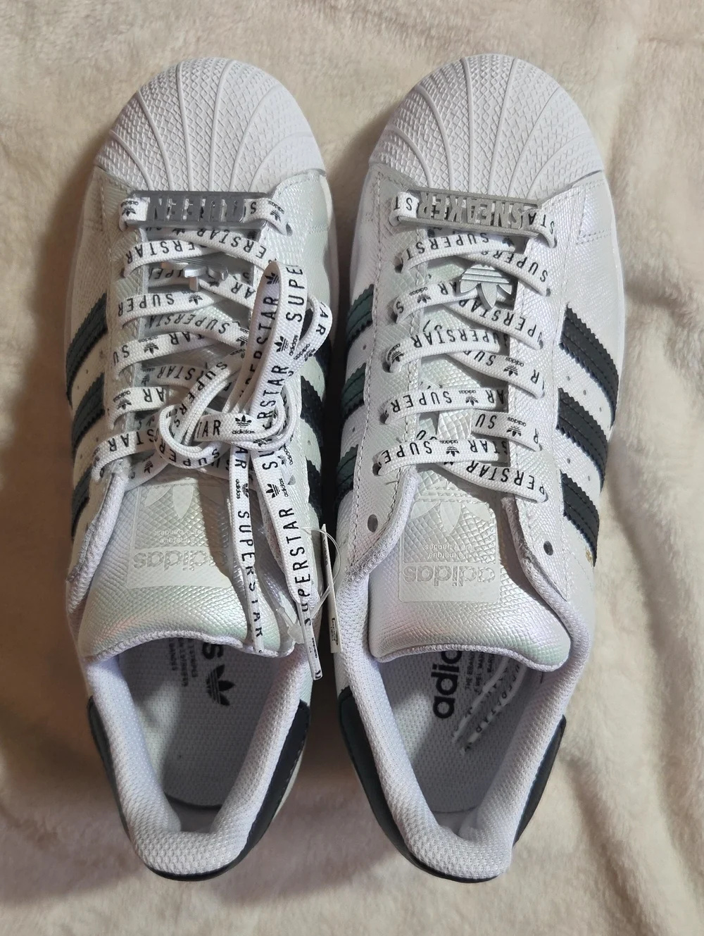 NWT Adidas Women’s Superstar Sneaker Queen Purple Iridescent Women’s Size 8